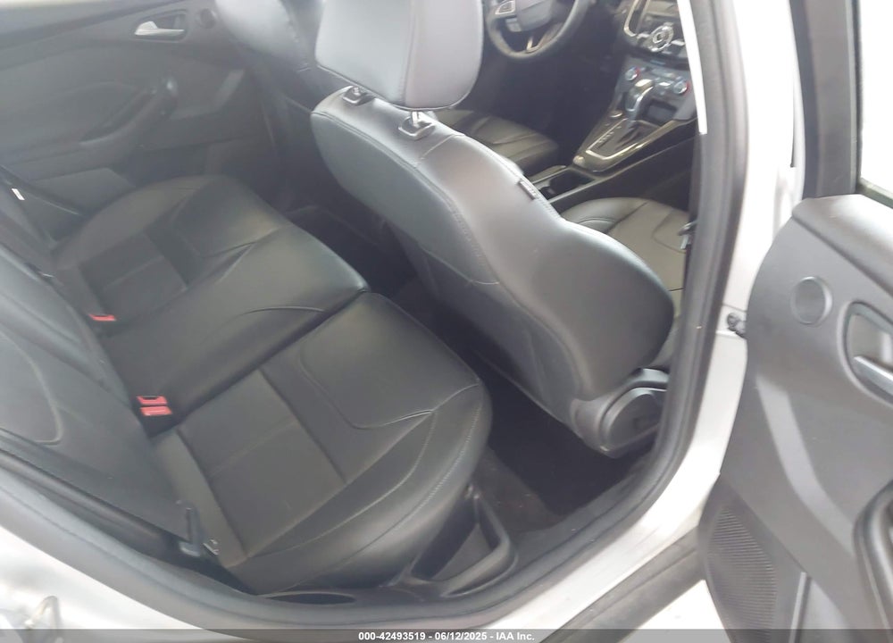 2017 FORD FOCUS TITANIUM VIN: 1FADP3J29HL329410