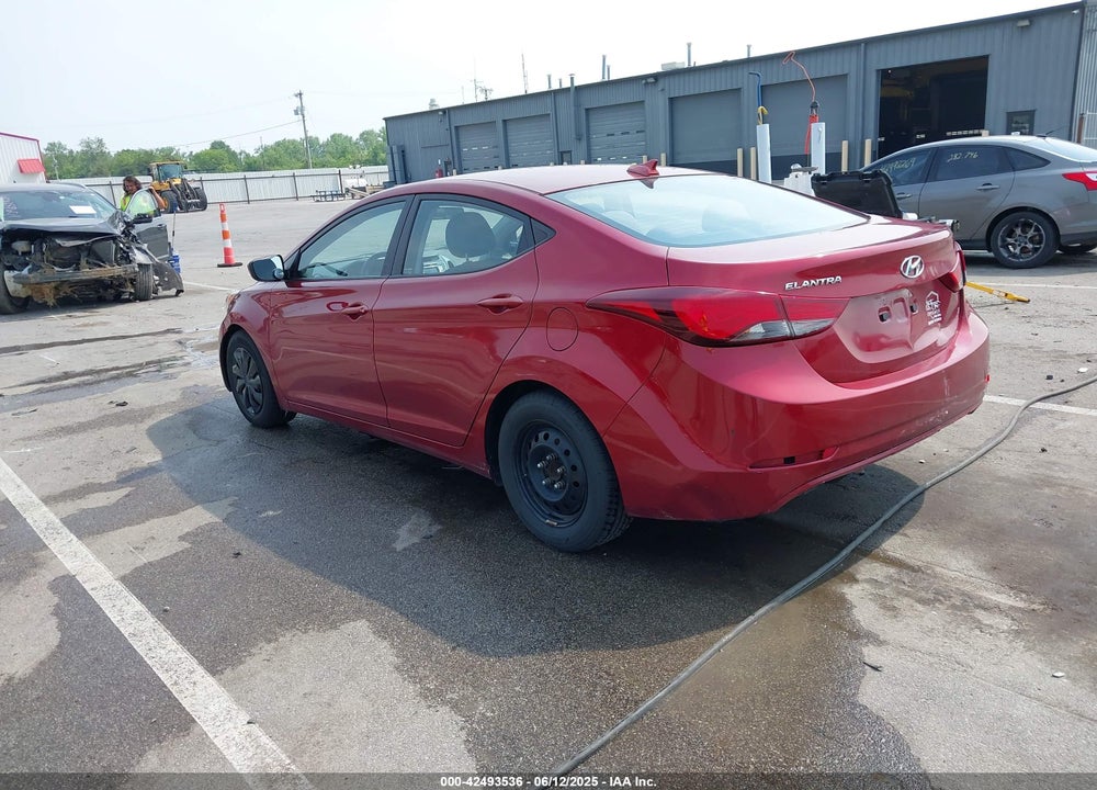 2016 HYUNDAI ELANTRA VIN: 5NPDH4AE6GH706687