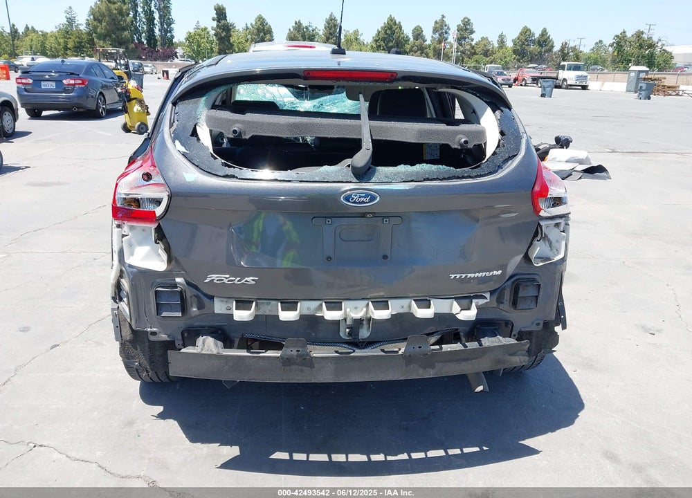 2015 FORD FOCUS TITANIUM VIN: 1FADP3N27FL380525