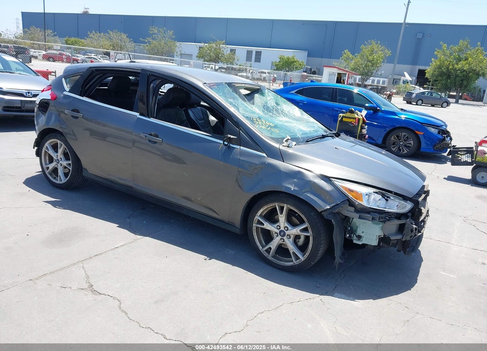 2015 FORD FOCUS TITANIUM VIN: 1FADP3N27FL380525