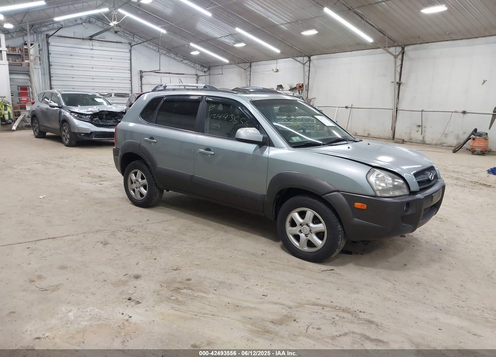 2005 HYUNDAI TUCSON GLS/LX VIN: KM8JN72D15U136275