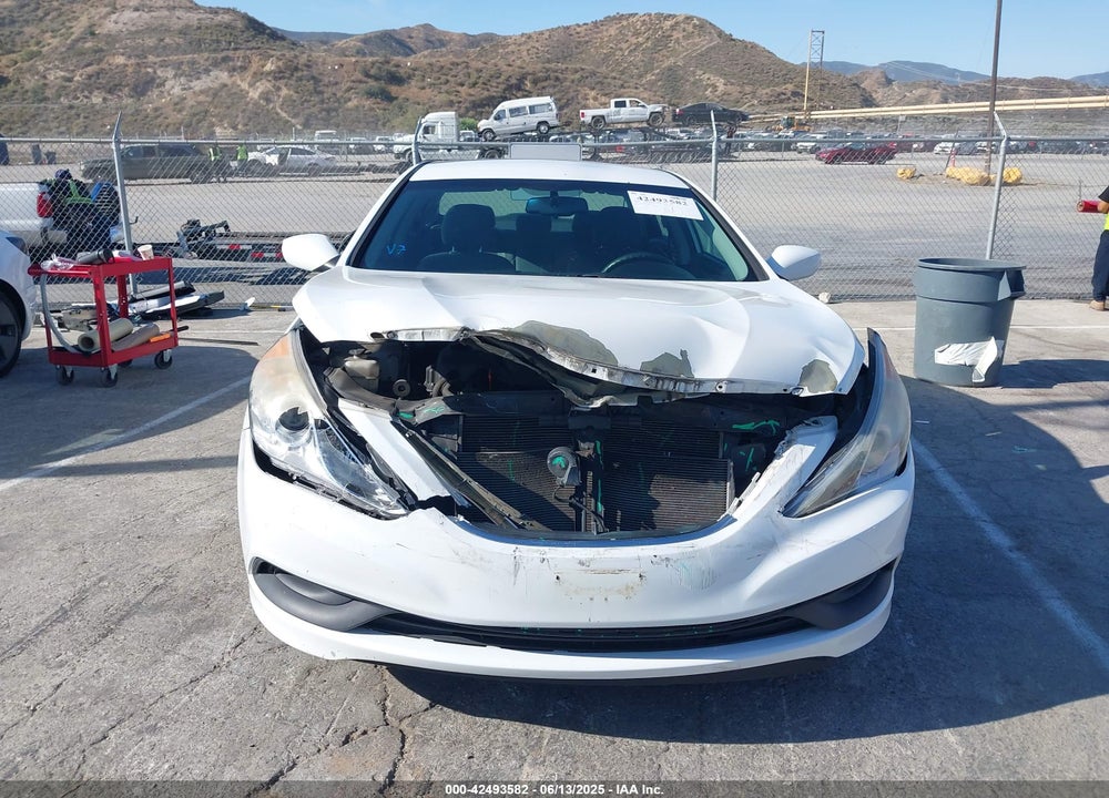 2014 HYUNDAI SONATA VIN: 5NPEB4AC1EH851573