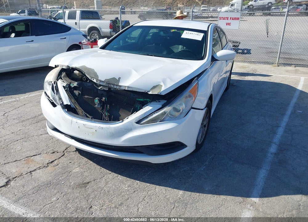 2014 HYUNDAI SONATA VIN: 5NPEB4AC1EH851573