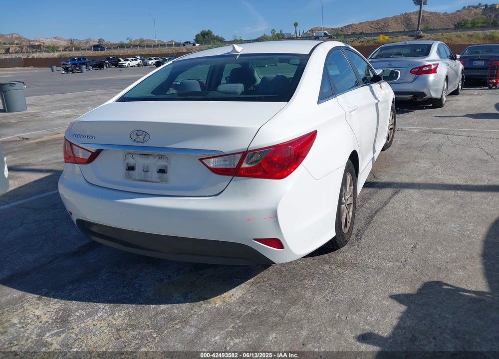 2014 HYUNDAI SONATA VIN: 5NPEB4AC1EH851573