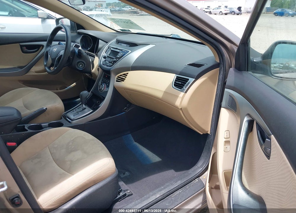2013 HYUNDAI ELANTRA VIN: 5NPDH4AE8DH389393