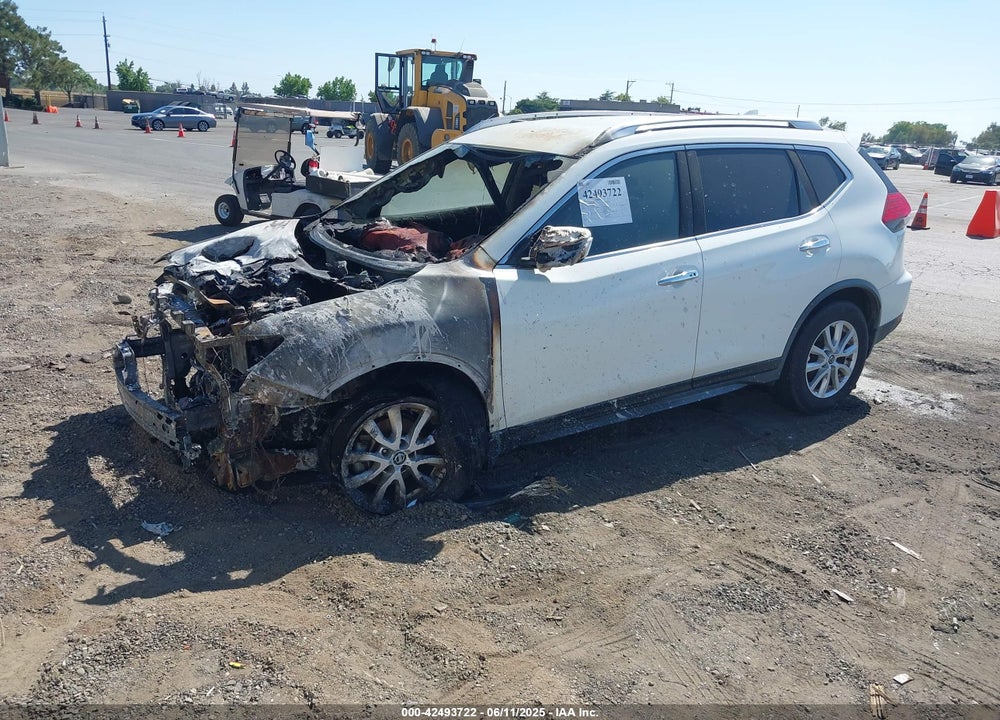 2017 NISSAN ROGUE SV VIN: JN8AT2MT2HW131181