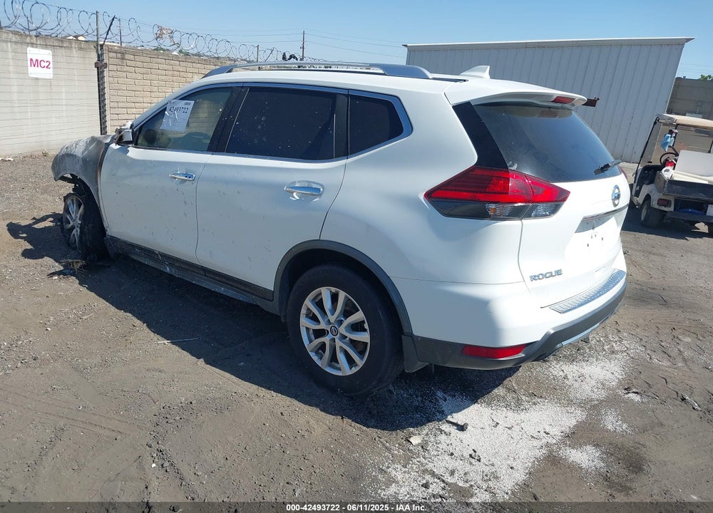 2017 NISSAN ROGUE SV VIN: JN8AT2MT2HW131181