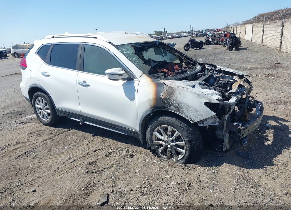2017 NISSAN ROGUE SV VIN: JN8AT2MT2HW131181