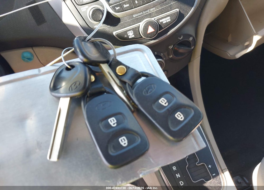 2017 HYUNDAI ACCENT VIN: KMHCT4AE8HU377424