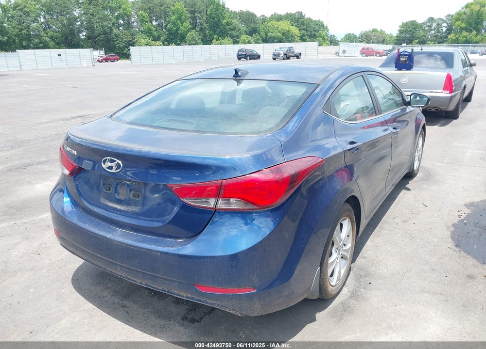 2016 HYUNDAI ELANTRA VIN: 5NPDH4AE4GH682194