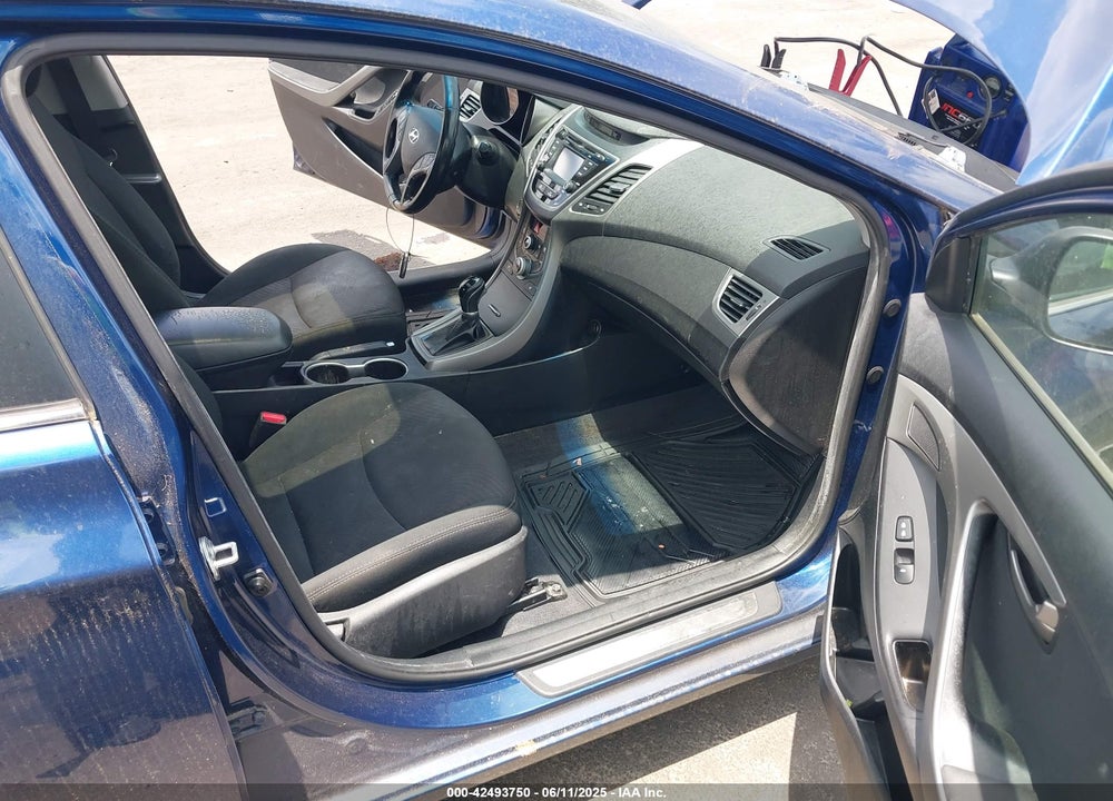 2016 HYUNDAI ELANTRA VIN: 5NPDH4AE4GH682194