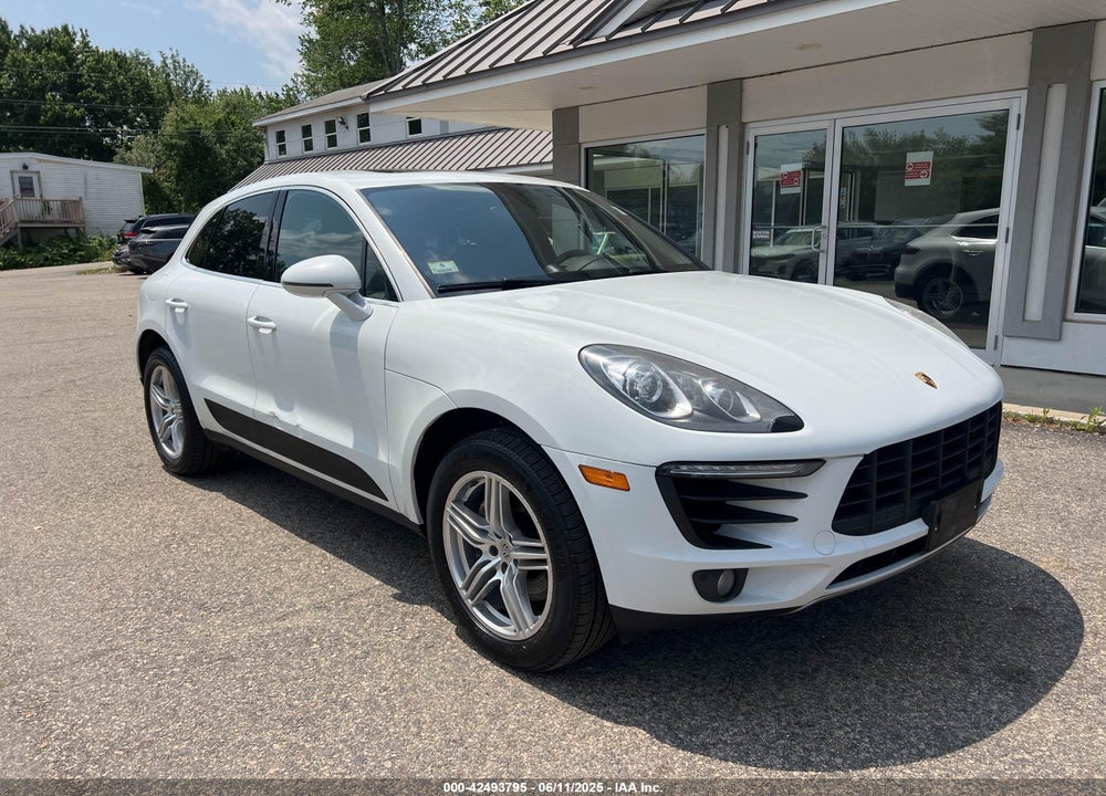 2016 PORSCHE MACAN VIN: WP1AB2A59GLB40365