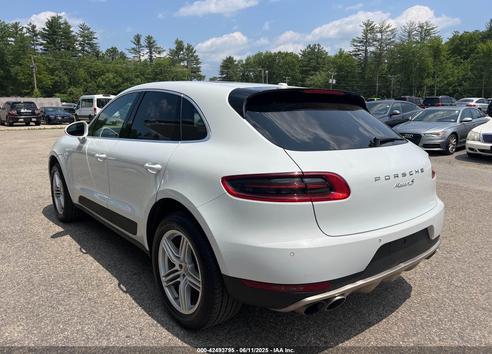 2016 PORSCHE MACAN VIN: WP1AB2A59GLB40365