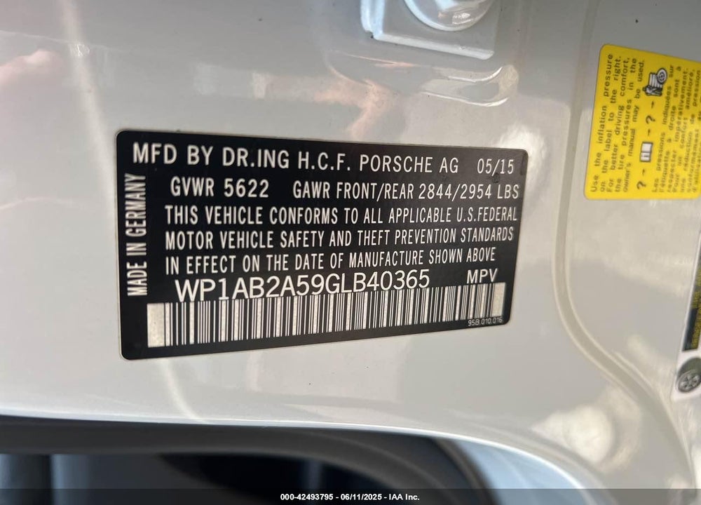2016 PORSCHE MACAN VIN: WP1AB2A59GLB40365