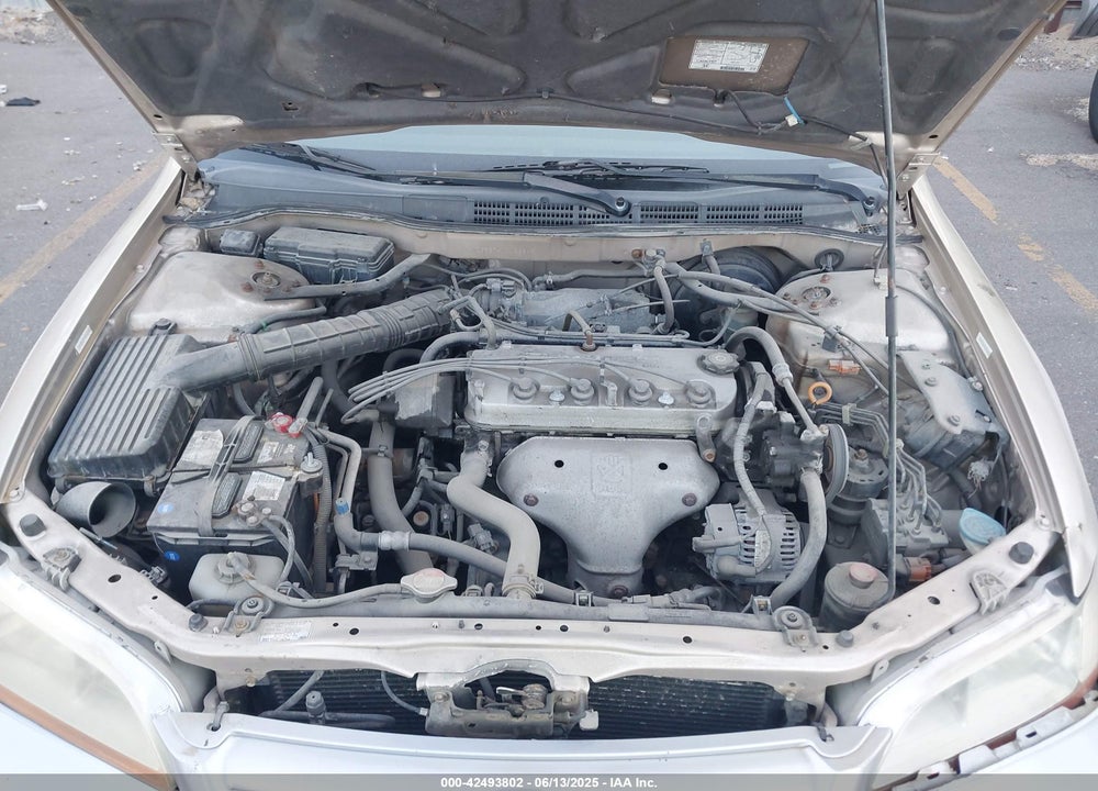 2000 HONDA ACCORD 2.3 SE VIN: JHMCG5674YC023249