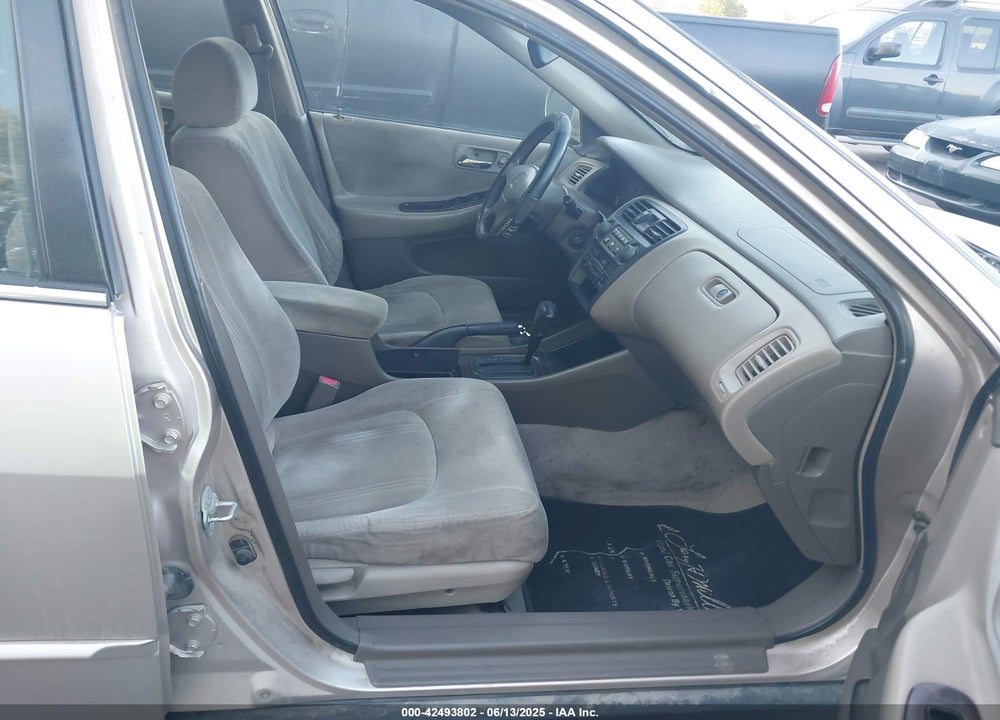 2000 HONDA ACCORD 2.3 SE VIN: JHMCG5674YC023249