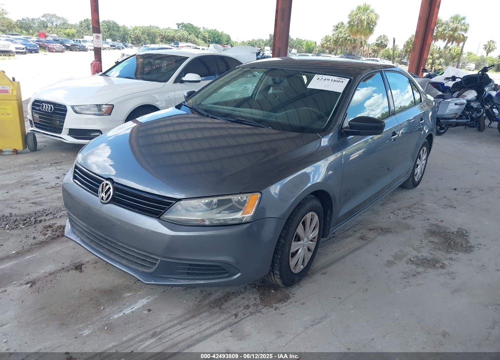 2013 VOLKSWAGEN JETTA 2.0L S VIN: 3VW2K7AJ2DM202390