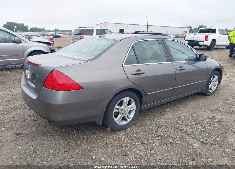 2007 HONDA ACCORD 2.4 EX VIN: 1HGCM56757A119977