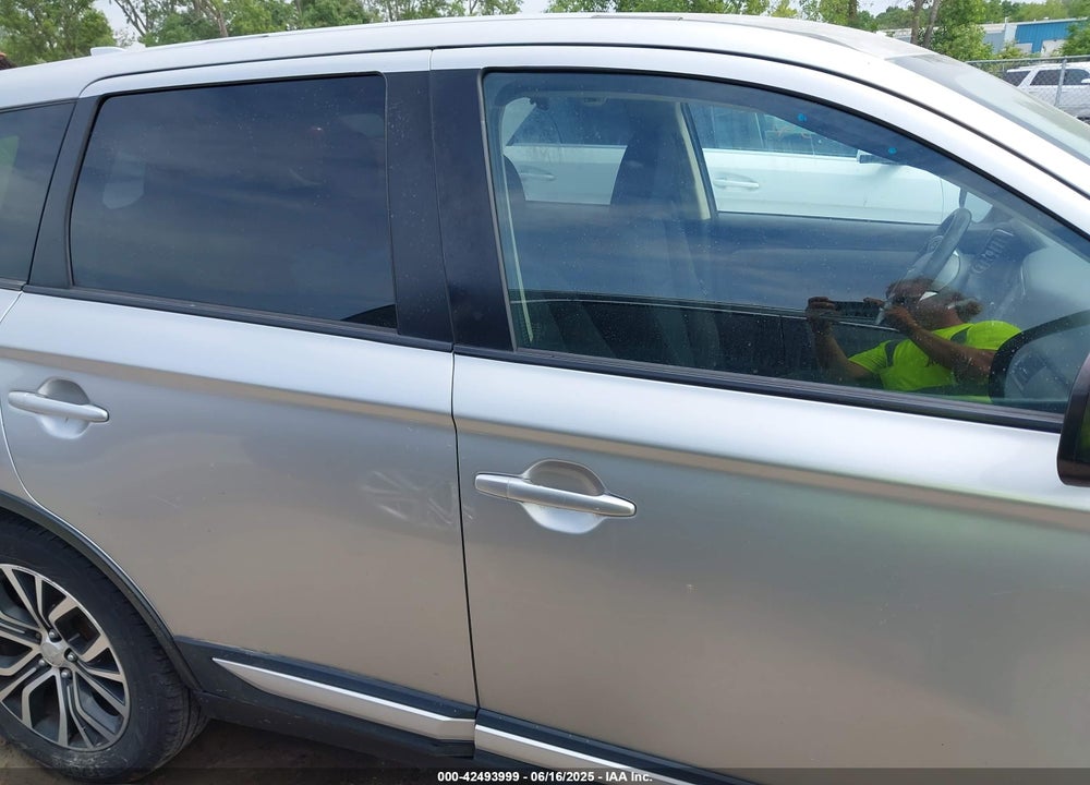 2018 MITSUBISHI OUTLANDER ES VIN: JA4AZ3A38JZ056151
