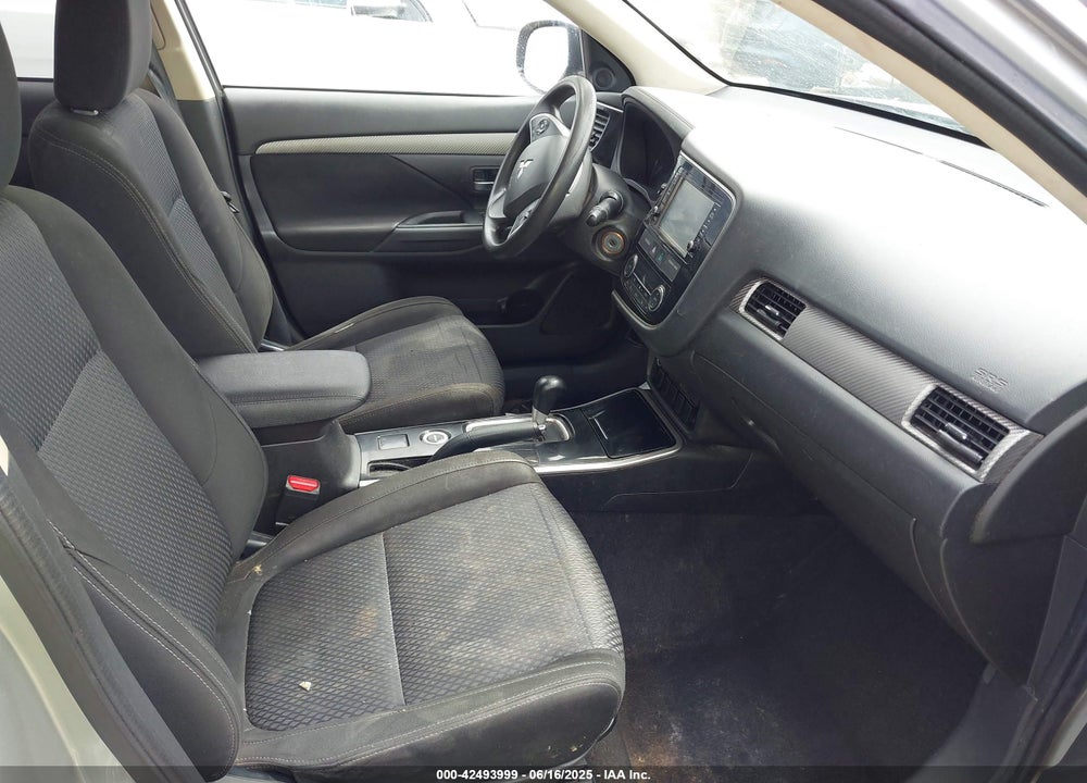 2018 MITSUBISHI OUTLANDER ES VIN: JA4AZ3A38JZ056151