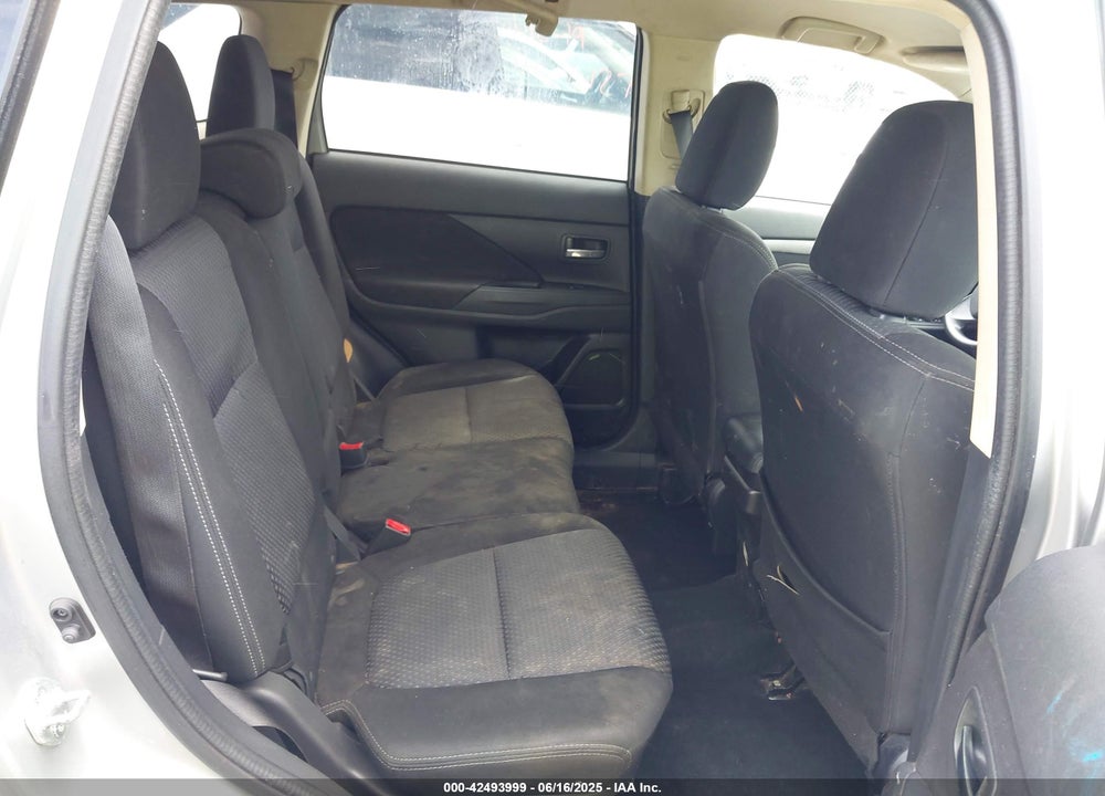 2018 MITSUBISHI OUTLANDER ES VIN: JA4AZ3A38JZ056151