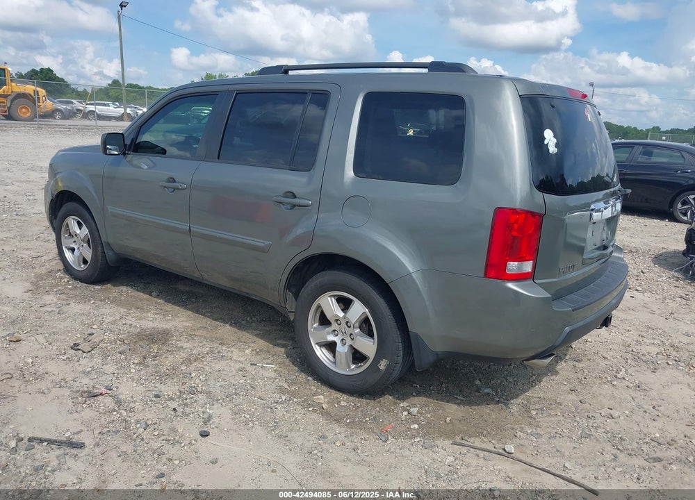 2011 HONDA PILOT VIN: 5FNYF4H48BB046017