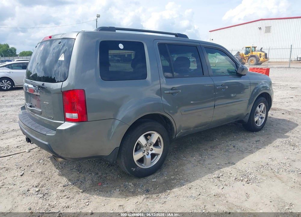 2011 HONDA PILOT VIN: 5FNYF4H48BB046017