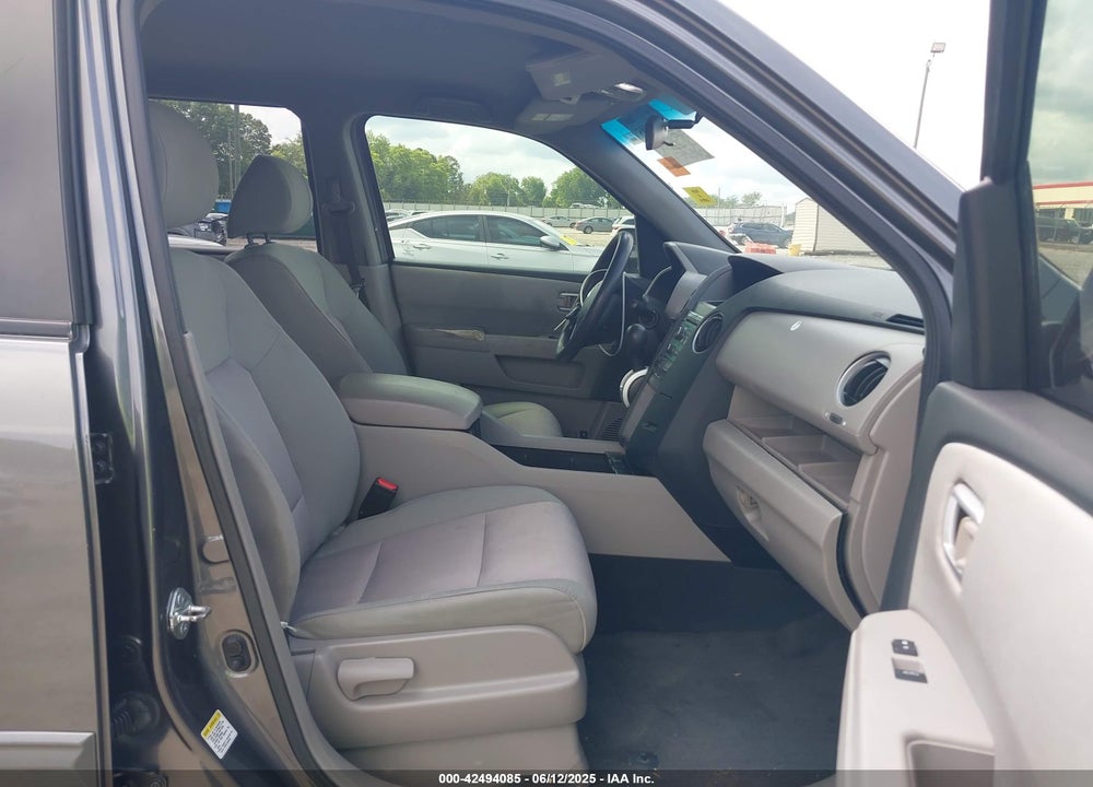 2011 HONDA PILOT VIN: 5FNYF4H48BB046017