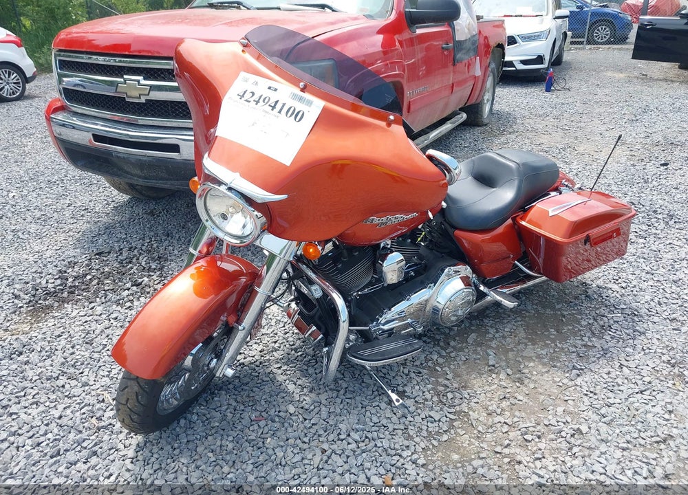 2011 HARLEY-DAVIDSON FLHX VIN: 1HD1KBM13BB653747