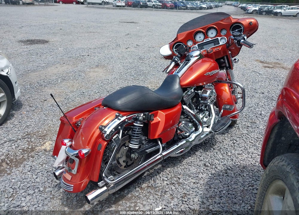2011 HARLEY-DAVIDSON FLHX VIN: 1HD1KBM13BB653747