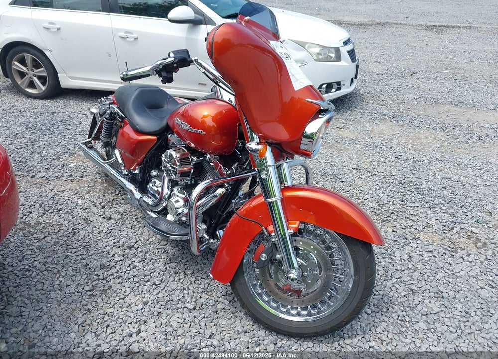 2011 HARLEY-DAVIDSON FLHX VIN: 1HD1KBM13BB653747