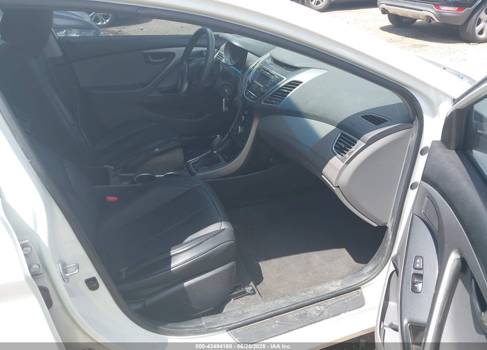 2014 HYUNDAI ELANTRA VIN: 5NPDH4AE7EH456776