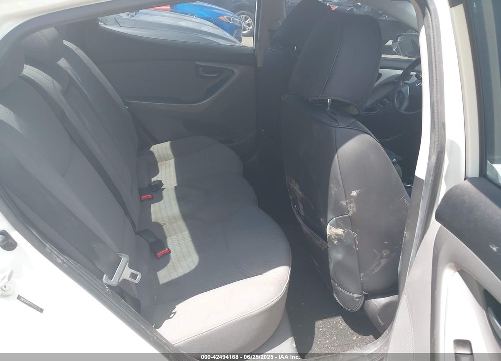 2014 HYUNDAI ELANTRA VIN: 5NPDH4AE7EH456776
