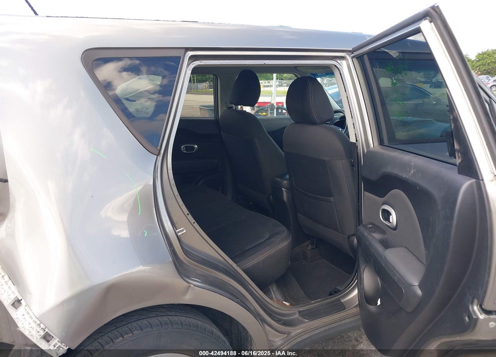 2014 KIA SOUL VIN: KNDJN2A21E7061390