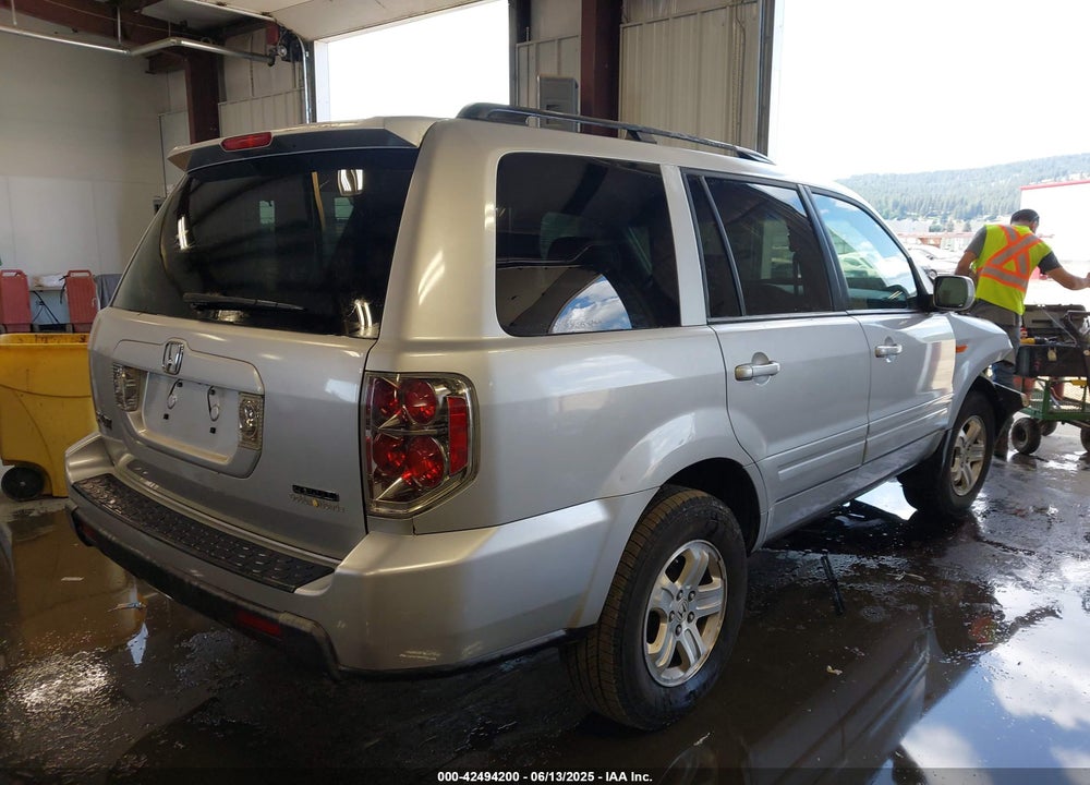 2008 HONDA PILOT VIN: 5FNYF18238B053401