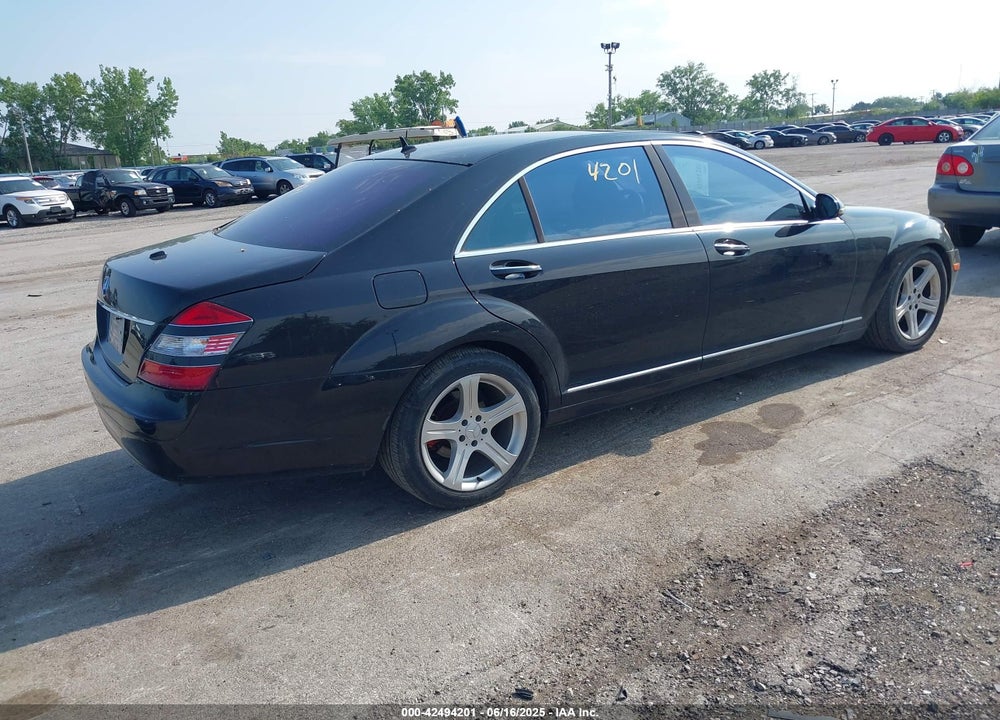 2007 MERCEDES-BENZ S 550 VIN: WDDNG71X87A038317