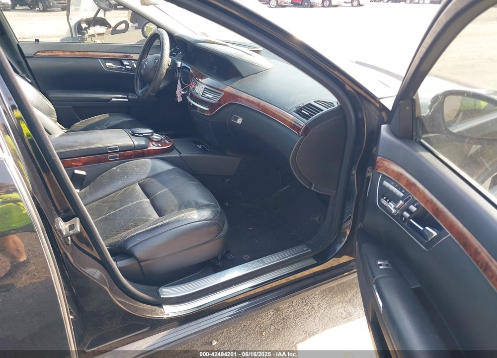2007 MERCEDES-BENZ S 550 VIN: WDDNG71X87A038317