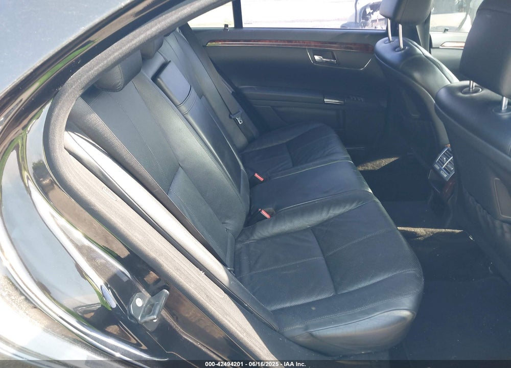 2007 MERCEDES-BENZ S 550 VIN: WDDNG71X87A038317