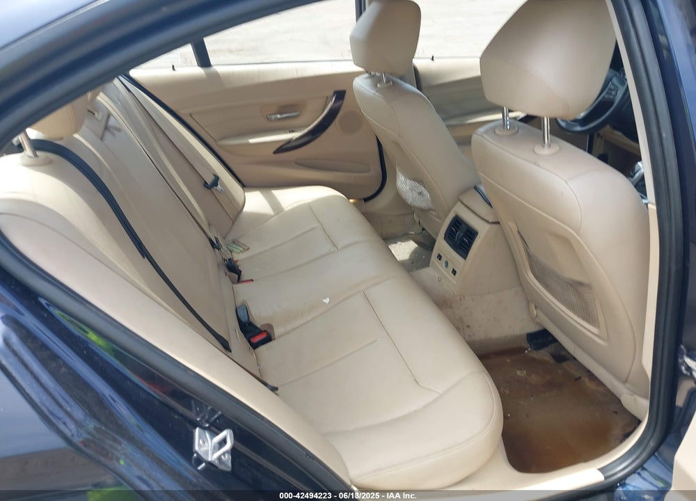 2014 BMW 3 SERIES VIN: WBA3B5G51ENS11317