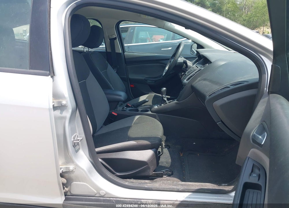2014 FORD FOCUS VIN: 1FADP3K28EL125403