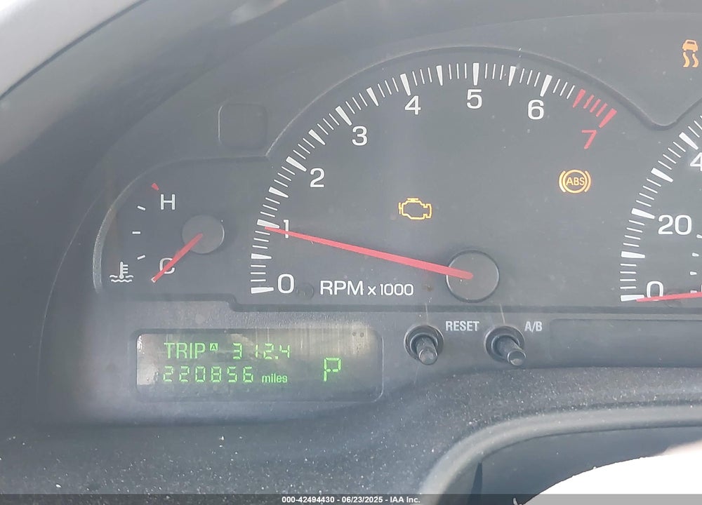 2000 LINCOLN LS V8 AUTO VIN: 1LNHM87A8YY897162