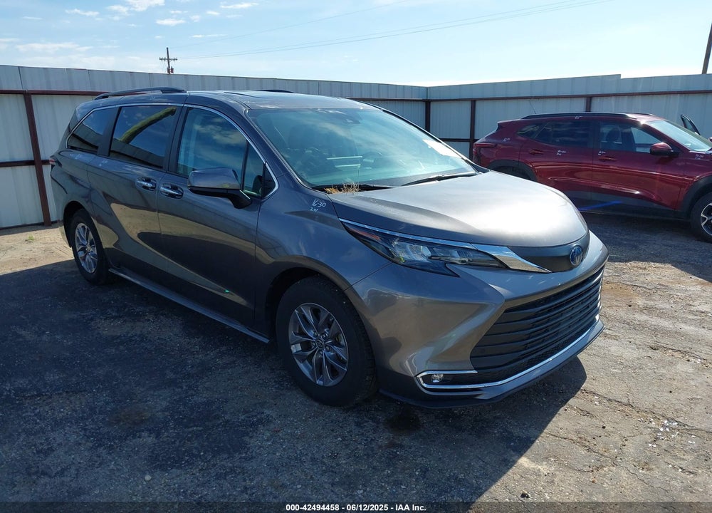 2024 TOYOTA SIENNA XLE VIN: 5TDYRKEC8RS205549