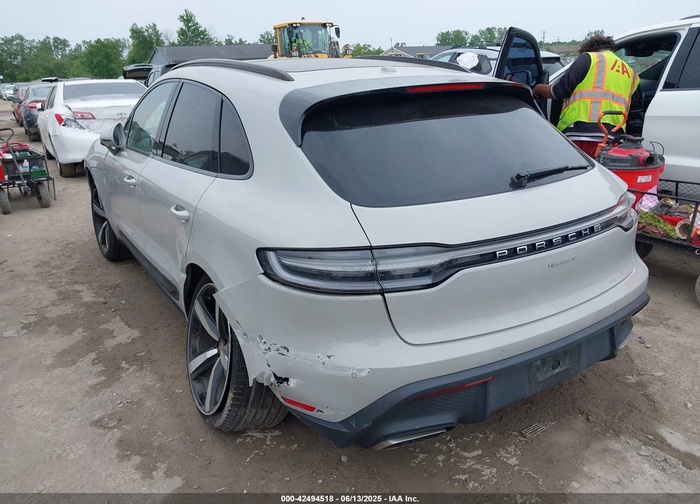 2024 PORSCHE MACAN VIN: WP1AA2A58RLB02017