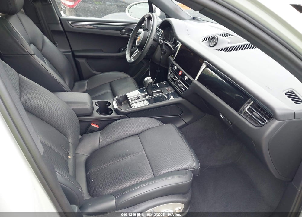 2024 PORSCHE MACAN VIN: WP1AA2A58RLB02017