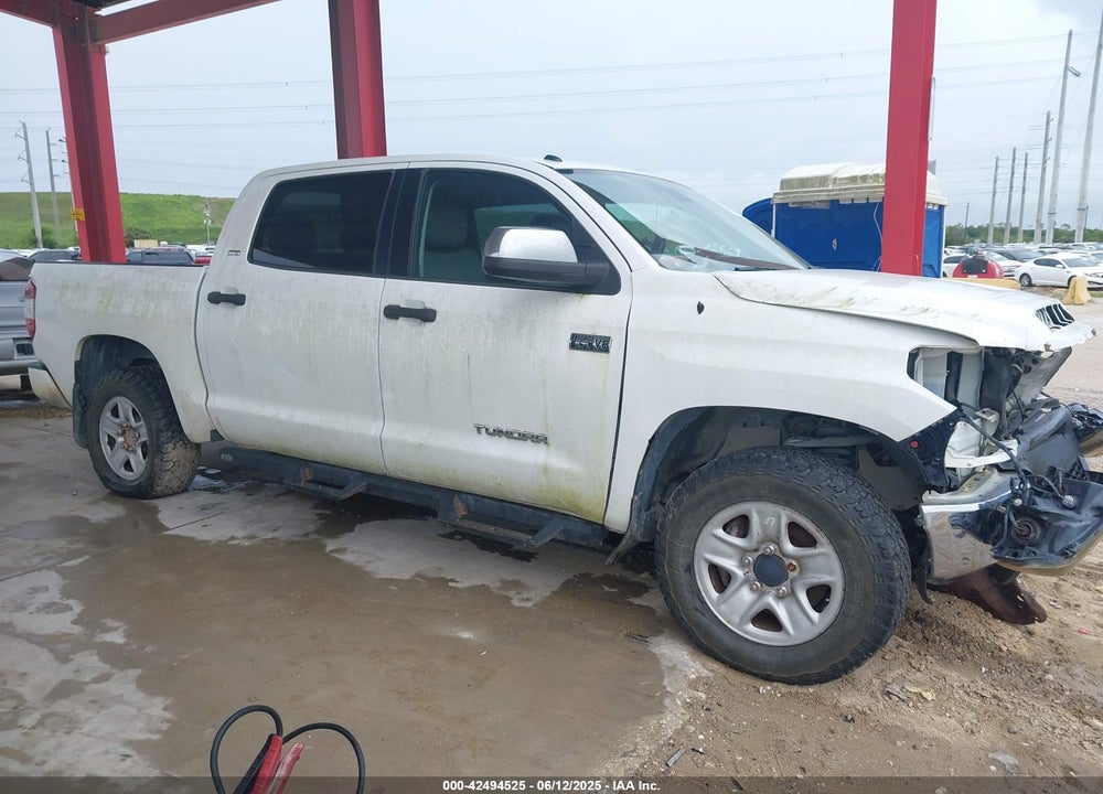 2018 TOYOTA TUNDRA SR5 5.7L V8 VIN: 5TFDW5F17JX705271