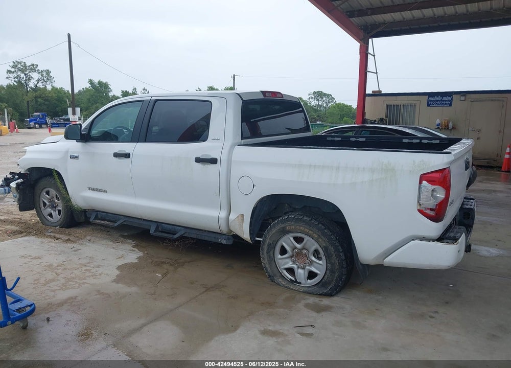 2018 TOYOTA TUNDRA SR5 5.7L V8 VIN: 5TFDW5F17JX705271