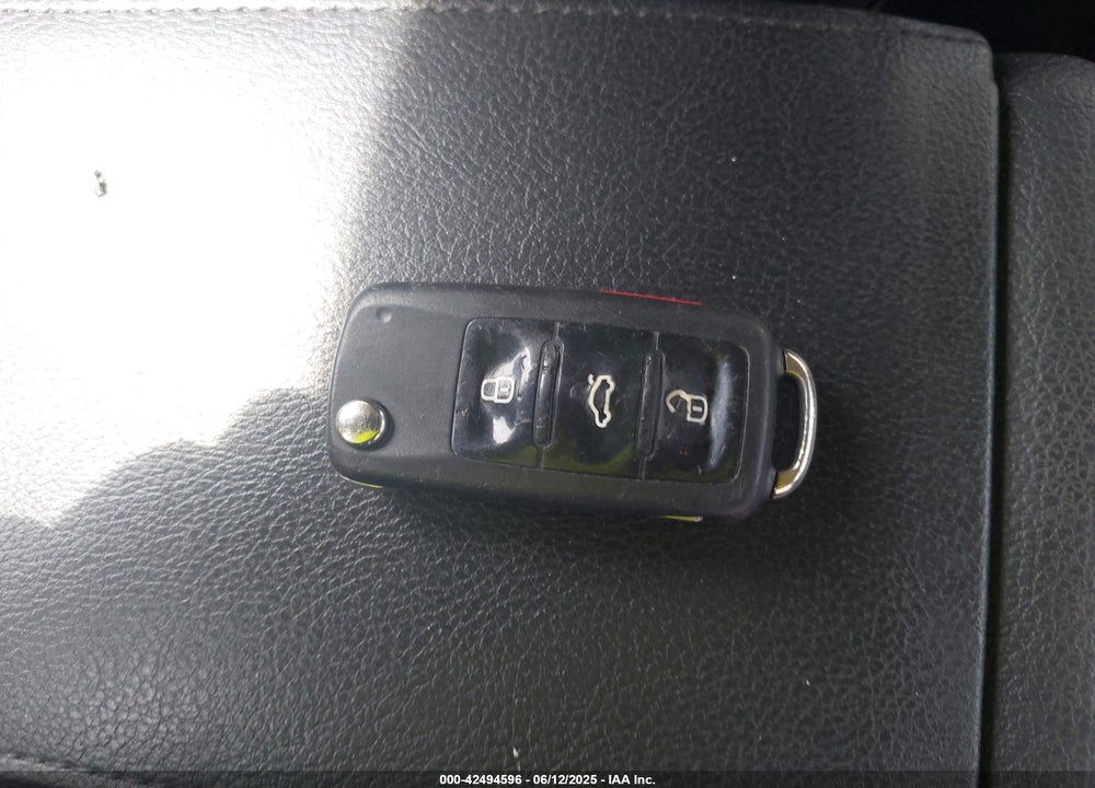 2016 VOLKSWAGEN JETTA VIN: 3VWD67AJ6GM351970