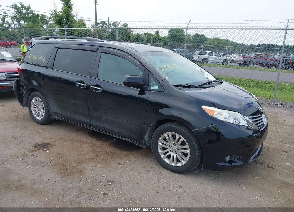 2016 TOYOTA SIENNA XLE PREMIUM 8 PASSENGER VIN: 5TDYK3DC9GS706815