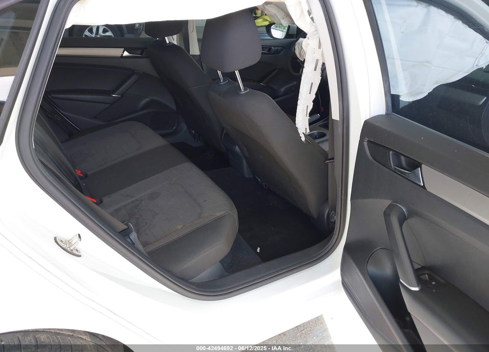 2021 VOLKSWAGEN PASSAT VIN: 1VWAA7A39MC015312