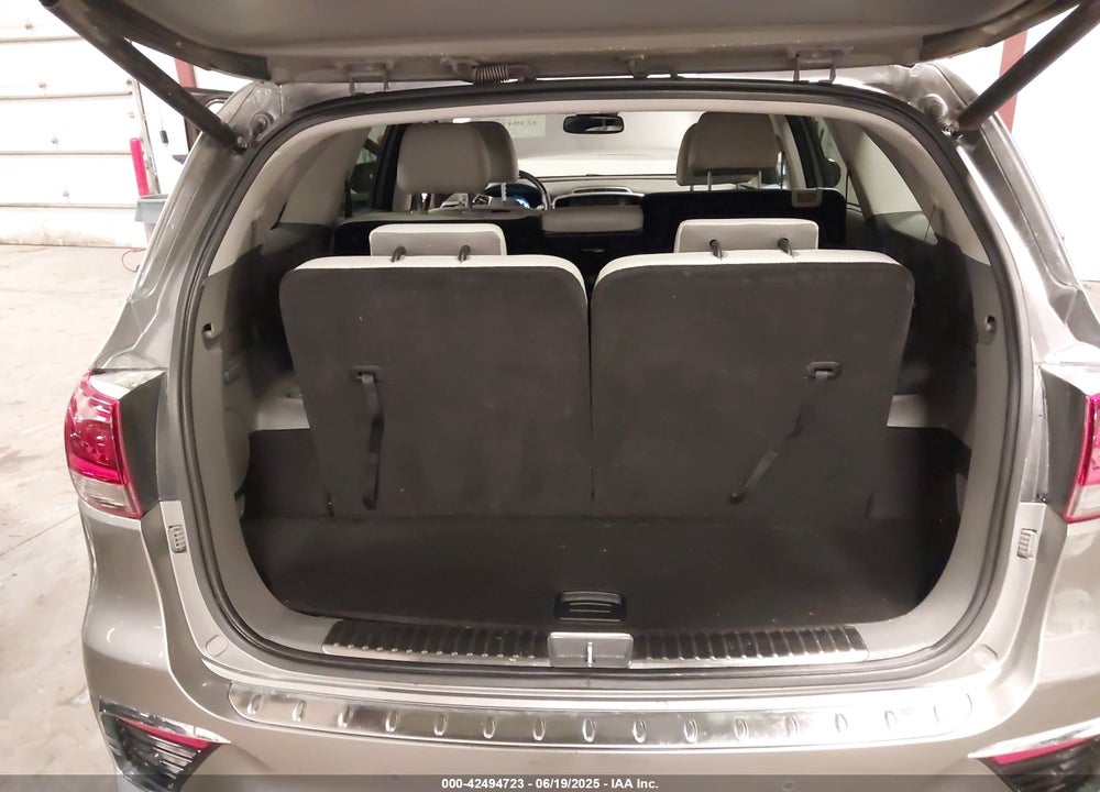 2019 KIA SORENTO VIN: 5XYPKDA57KG525970